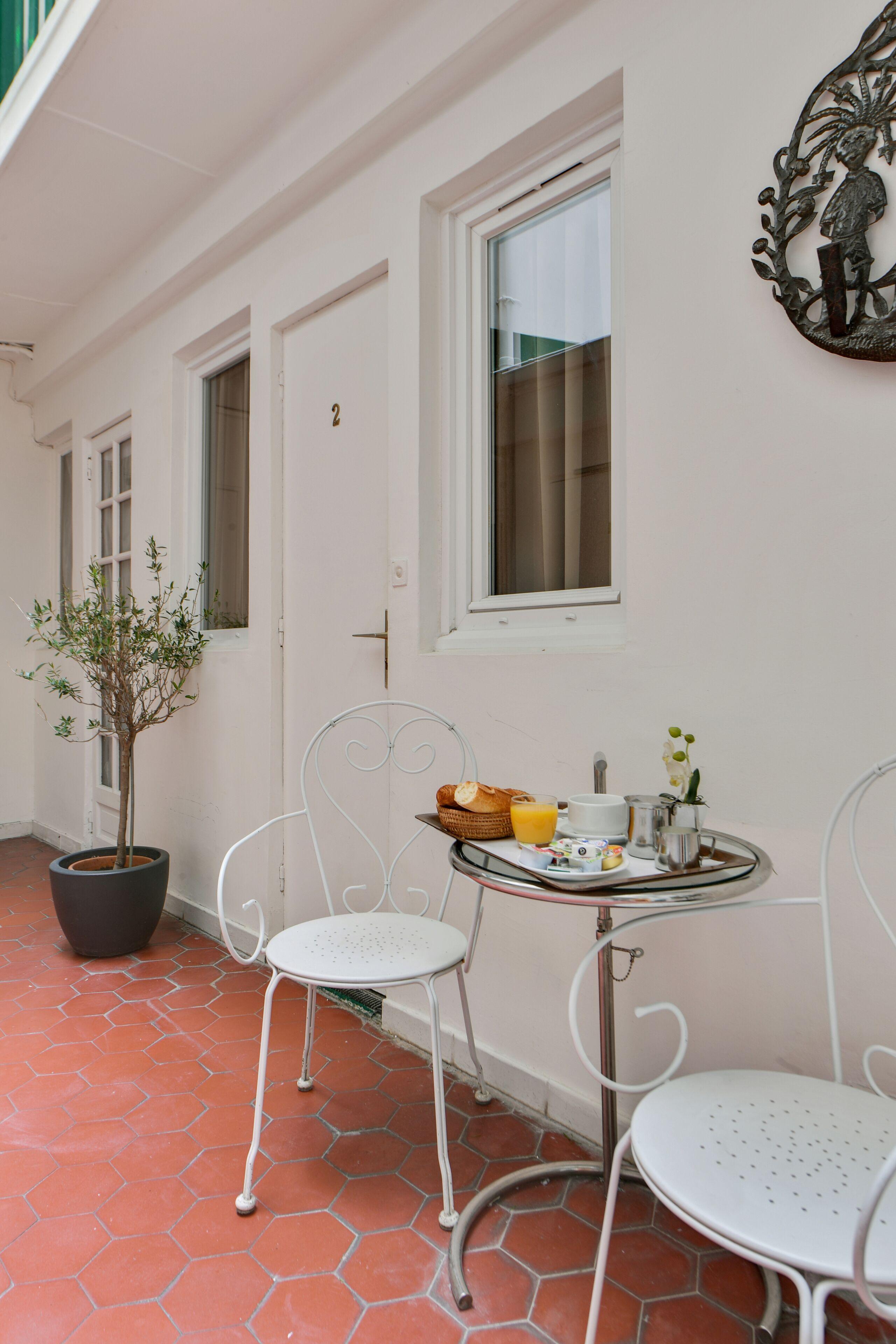 Louisa Hotel 2*